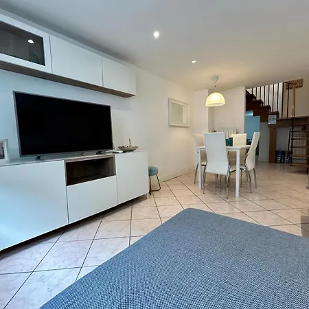 Apartamento Kibilu - Via Tolmezzo - Ospedale San Raffaele - Stazione Di Lambrate Milão